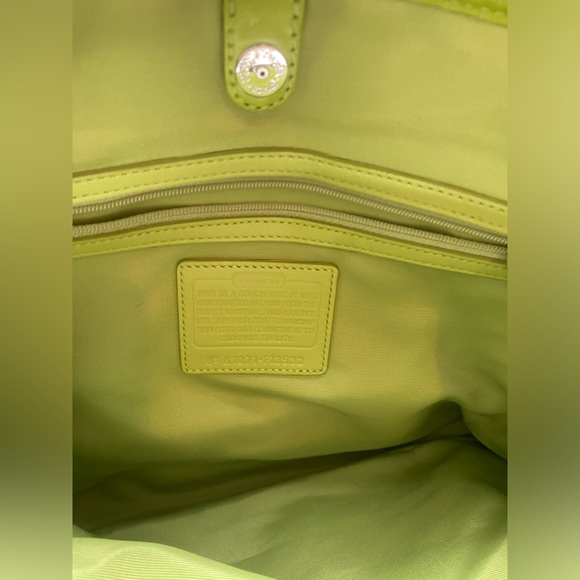 COACH.. Green bag/ purse with wallet and dust bag 3 for 1 - Picture 12 of 13